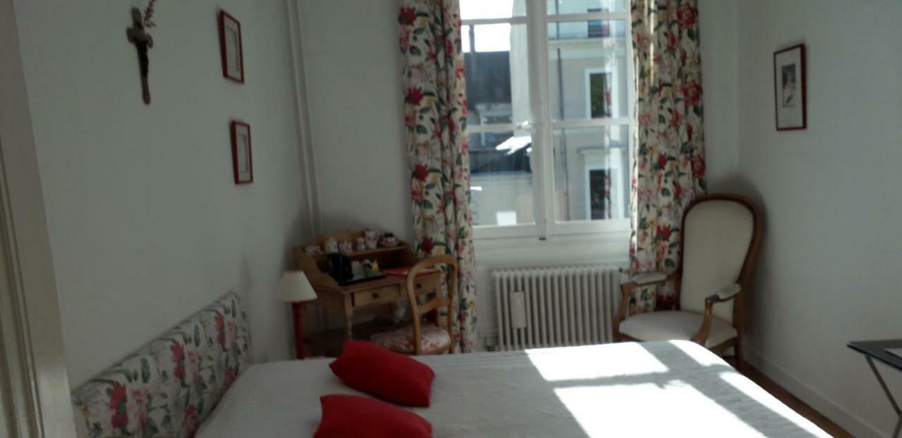 Chambre D'Hotes Marchand Angers Exterior foto